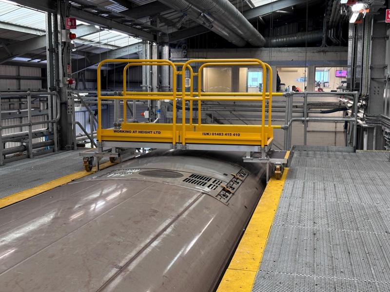 Train Roof Rolling Gantry Bridge