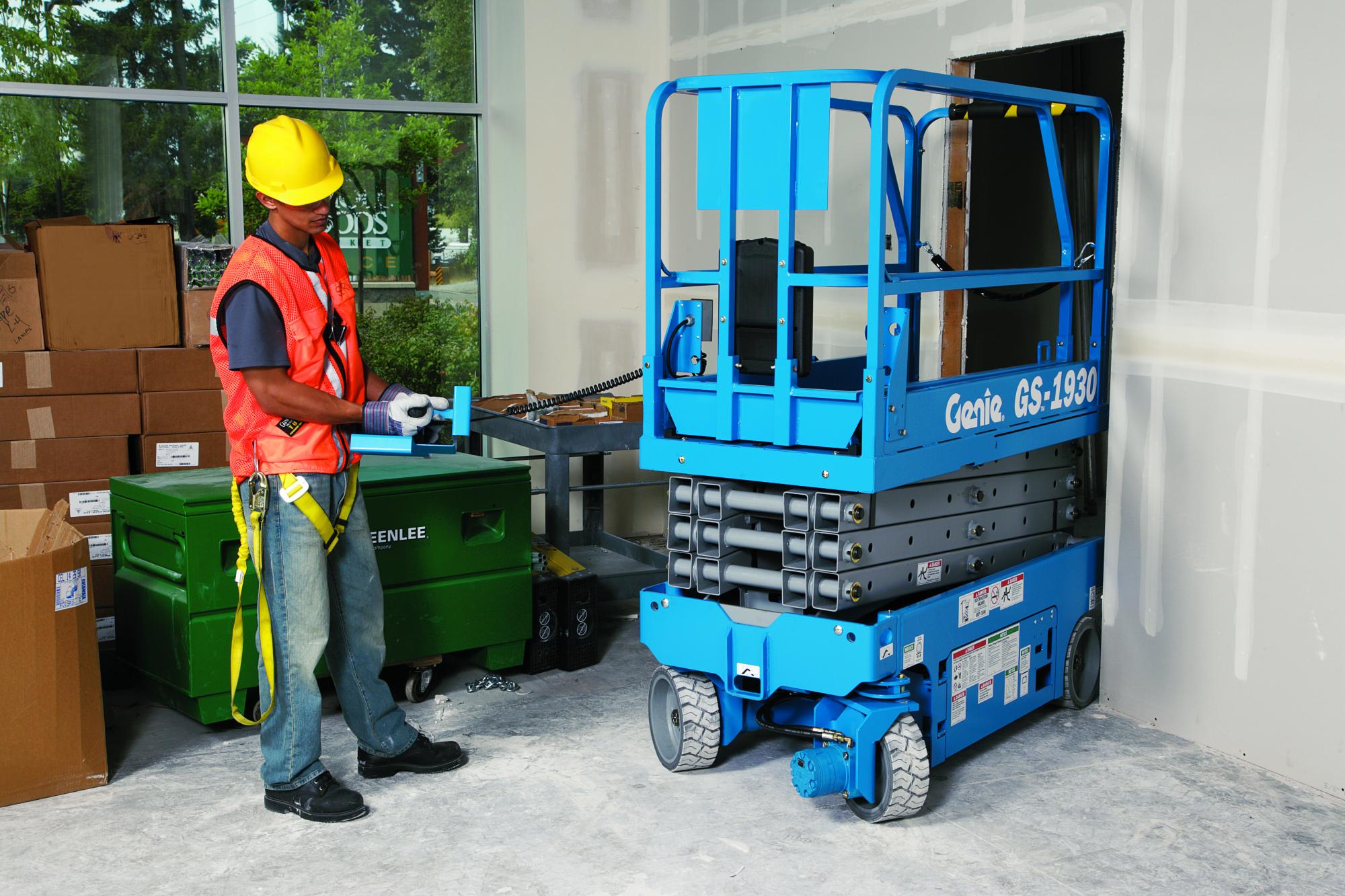 Genie® GS1532 Scissor Lift Access Platform