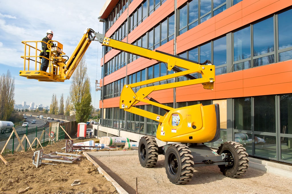 AH-18 X Articulated Boom Lift