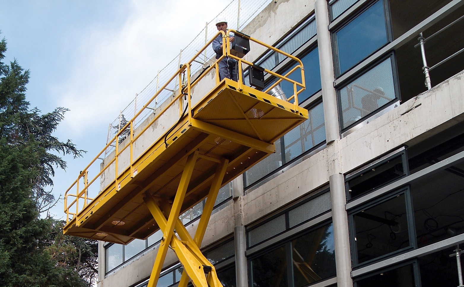 AHS-12 XS Scissor Lift Access Platform